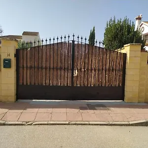 Agradable Casa Con Piscina En La Serrania. Сasa de vacaciones